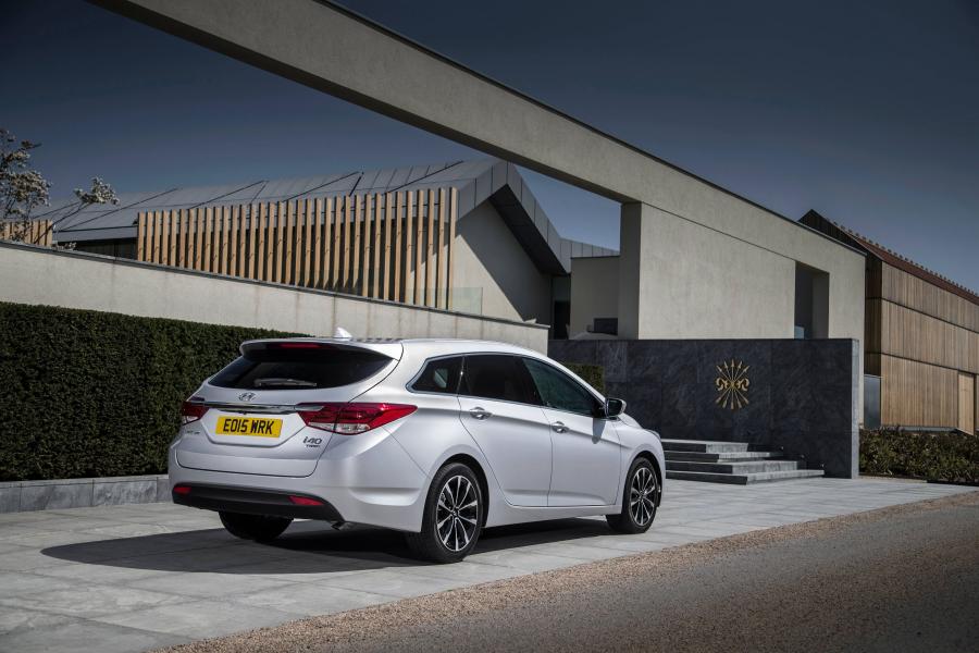  Hyundai i40 Wagon 2015 года  (UK) (фото 26 из 28)